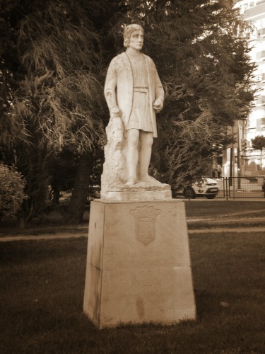 Estatua de Alonso Sánchez en Huelva. Fotografía de Juan Carlos Bueno Camacho | Fuente